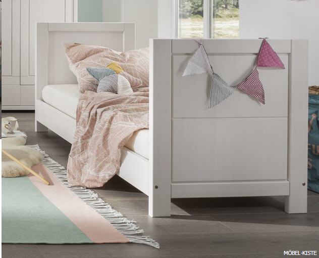 mit montierten Bettseiten ohne Gitter